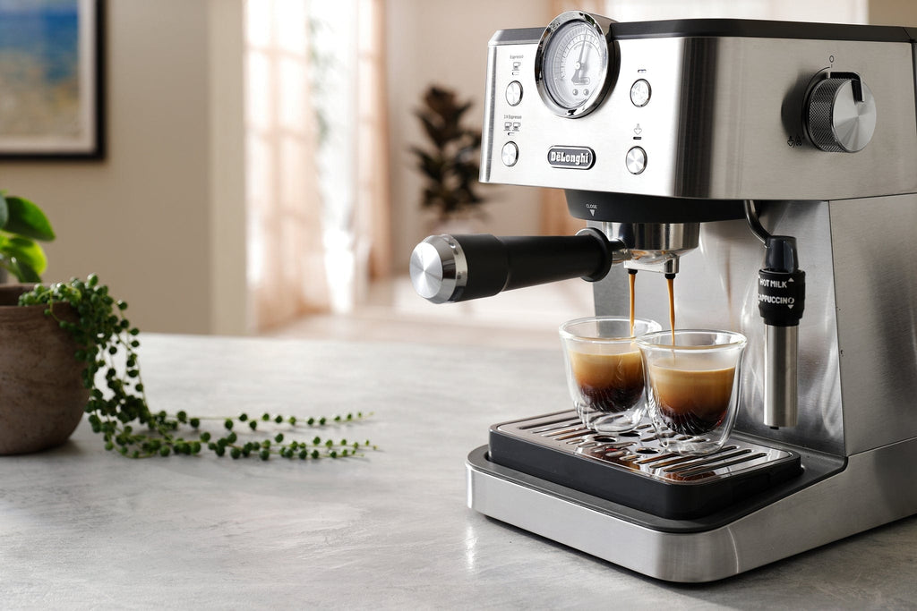 Delonghi Linea Classic Manual Pump Espresso Coffee Machine EM450.M